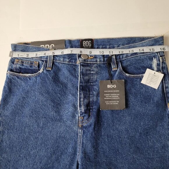 bdg Straight and Narrow High Rise Jeans Button Fly Frayed Hem 28 NEW - Picture 10 of 13
